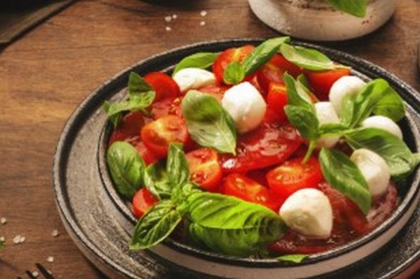 Секреты вкусного салата: 5 лучших заправок