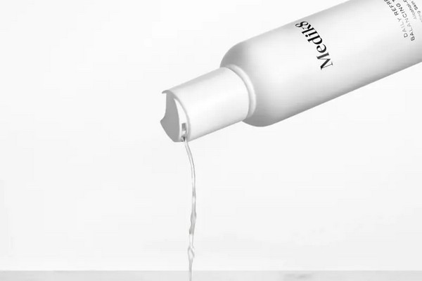 Баланс кожного дня: як працює medik8 daily refresh balancing toner