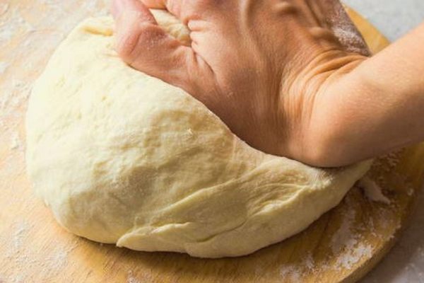 С крахмалом тесто для пельменей не рвется: секретный компонент идеальной эластичности