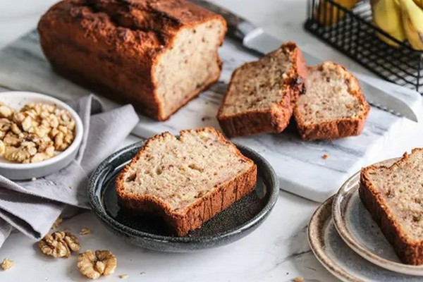 Простой банановый кекс со сгущенным молоком: рецепт домашнего десерта без усилителей вкуса