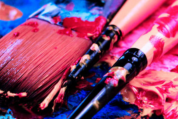 Акриловая краска на одежде: главное правило — действовать быстро, пока она не высохла