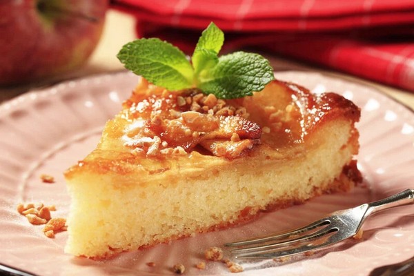 Яблочный пирог без замеса теста: быстрый рецепт на манке, вкуснее торта