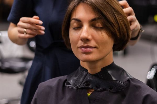 Стрижка «приклеена» к голове: 3 внешних признака, что вашей прическе нужна срочная замена