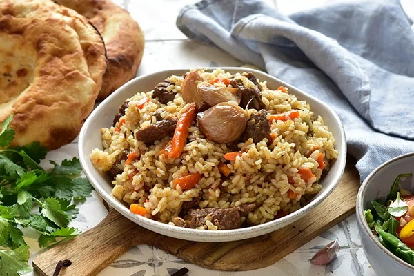 Рассыпчатый плов на сковороде: Пошаговый рецепт с говядиной и специями.