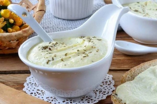 Натуральный плавленый сыр с укропом: Рецепт за 15 минут без усилителей вкуса.