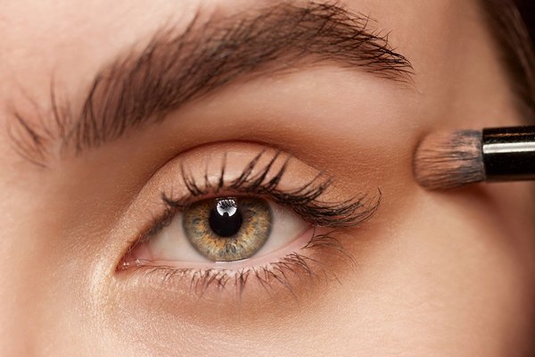 Золотое правило макияжа: Почему растушевка теней грязная, если начинать с темного цвета