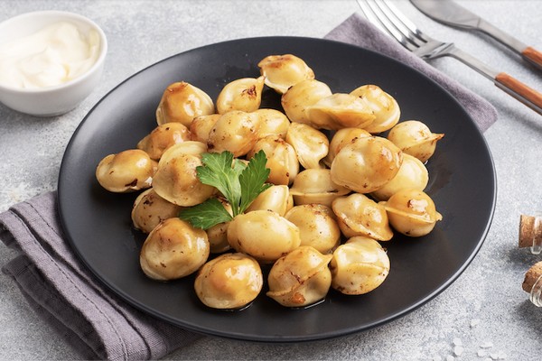 Секрет хрустящей корочки: почему мясо в жареных пельменях остается сырым и как избежать ошибки с температурой