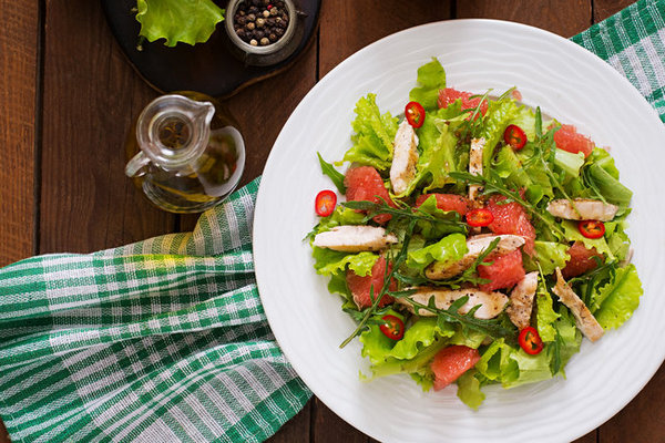 Соусная революция: 5 рецептов полезных соусов, которые превратят простой салат в функциональное блюдо