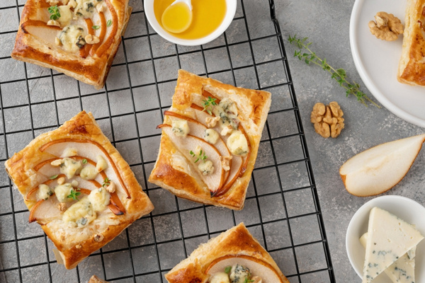 Пирог с камамбером и медом: рецепт изысканного десерта, который покорит ваших гостей