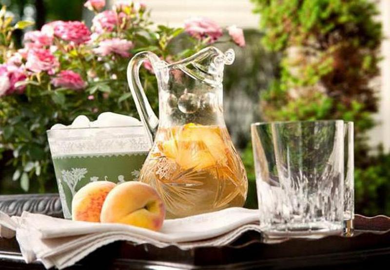 Напиток для знойного лета- персиковая сангрия