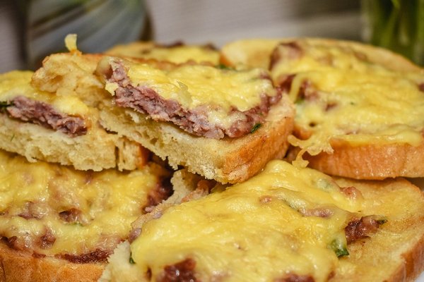 Горячие бутерброды с фаршем: идеальный р...