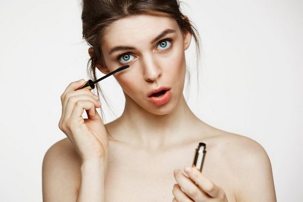 Секреты макияжа: зачем мы открываем рот,...