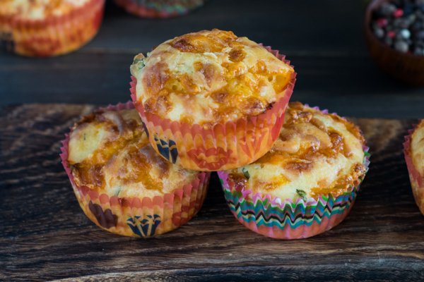 Сырные маффины: рецепт быстрого и полезн...