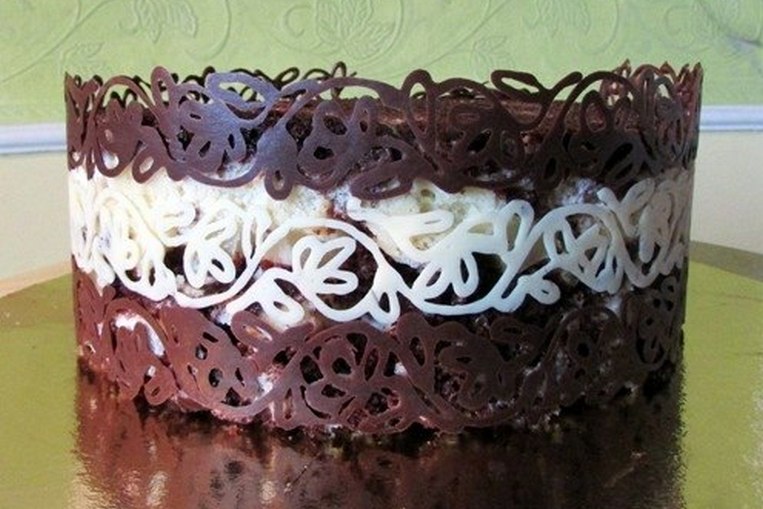 Мост из шоколада для торта