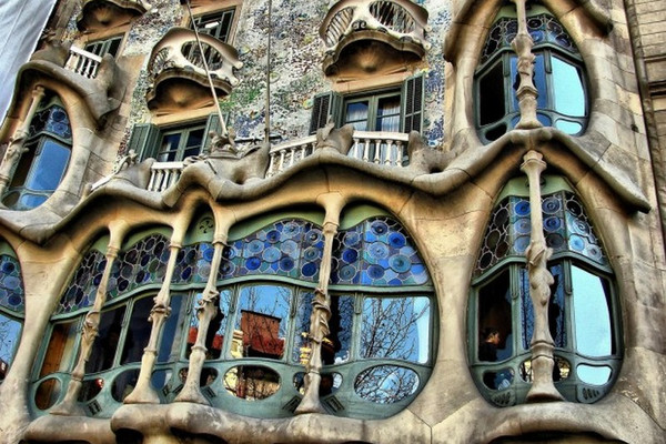 Дом Бальо: история, что посмотреть (Барселона)