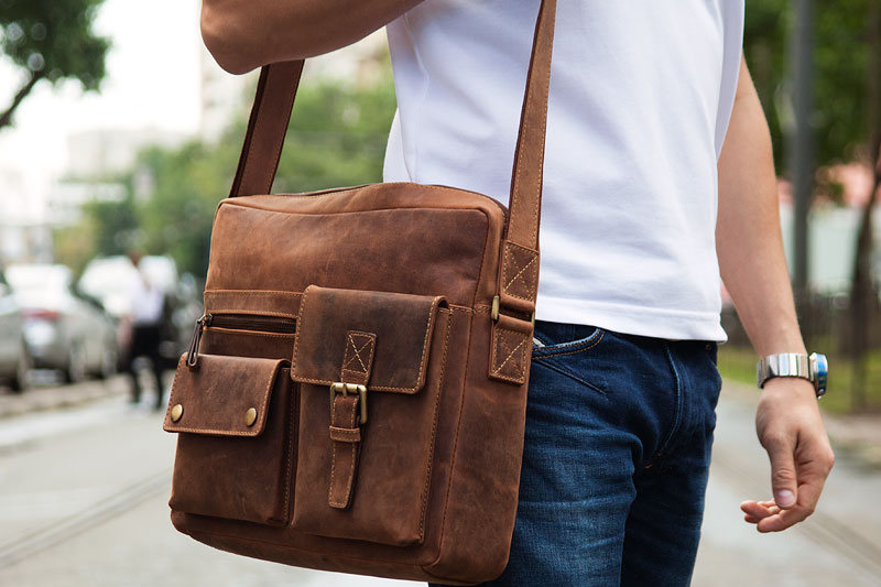 Мужские сумки - незаменимый атрибут для настоящих мужчин