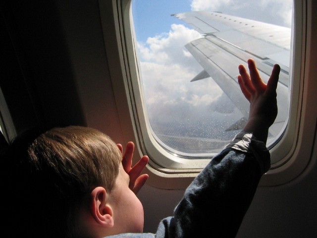 Как отправить ребенка на самолете