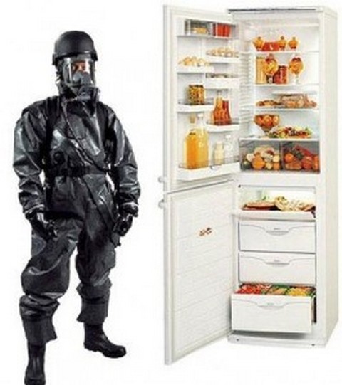 Как избавиться от запаха в холодильнике?