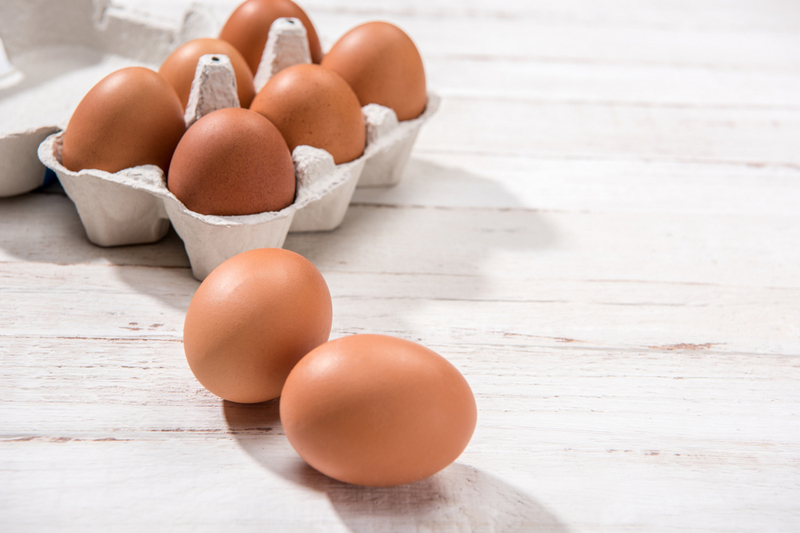 Как выбрать свежие яйца