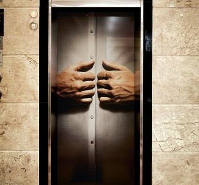 Реклама на лифте