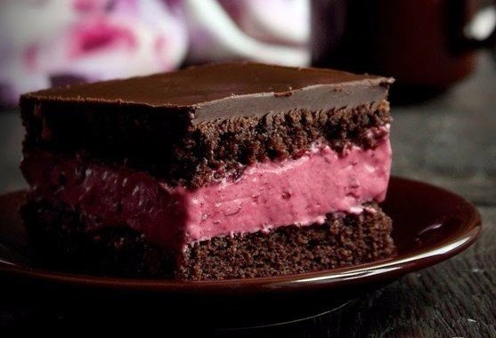 Шоколадно - смородиновый торт