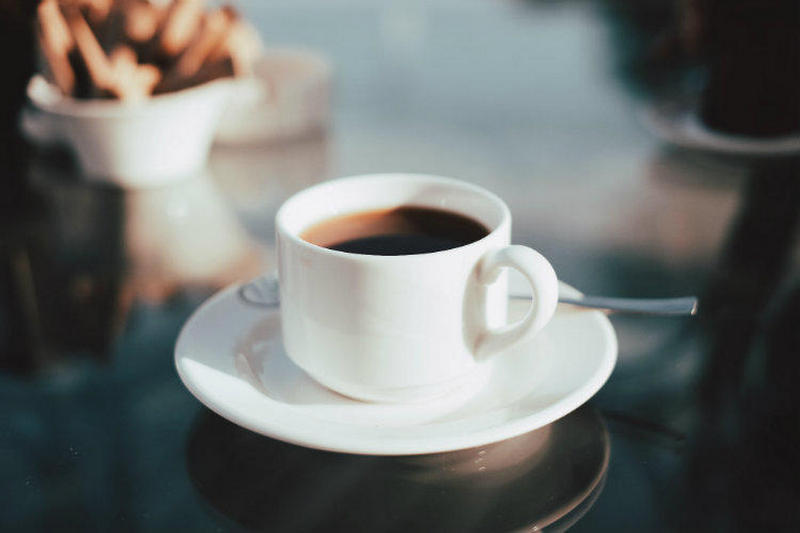 Когда лучше пить утренний кофе?