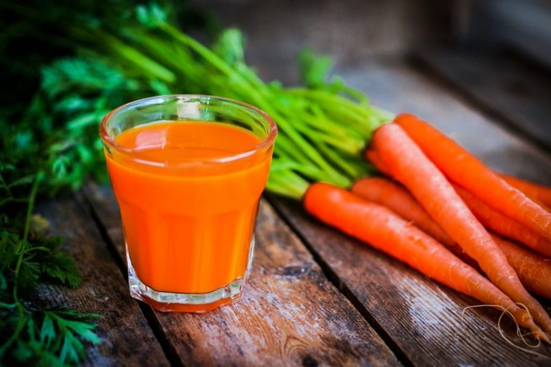 Морковный сок для женского здоровья