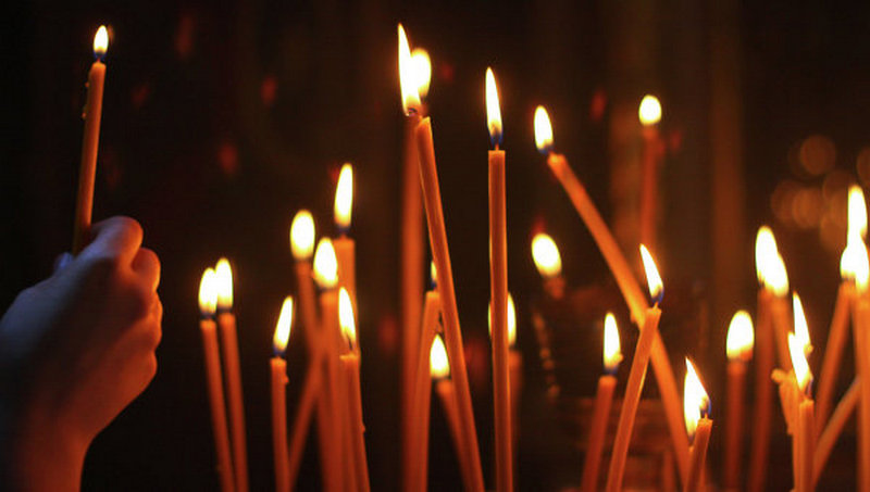 Как и зачем нужно ставить свечи в храме
