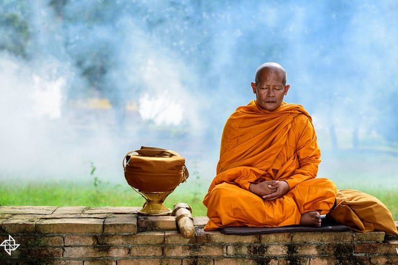 Правила питания тайских монахов