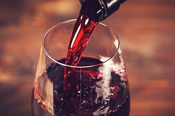 Специалисты раскрыли, что происходит с организмом после бутылки вина