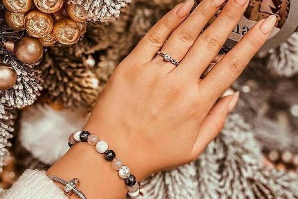 Какие бывают женские серебряные браслеты?