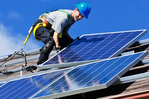 Стоп электронным отходам: ученые превращают солнечные панели в энергию