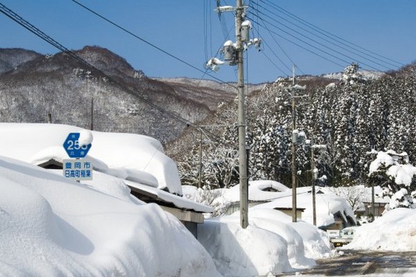 Ученые научились добывать дешевую электроэнергию из обычного снега: в чем секрет