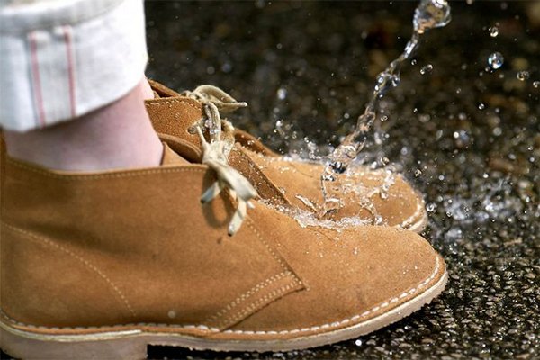Как сделать обувь водонепроницаемой на зиму: три дешевых способа