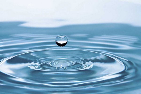 Ученые научились собирать воду из воздуха