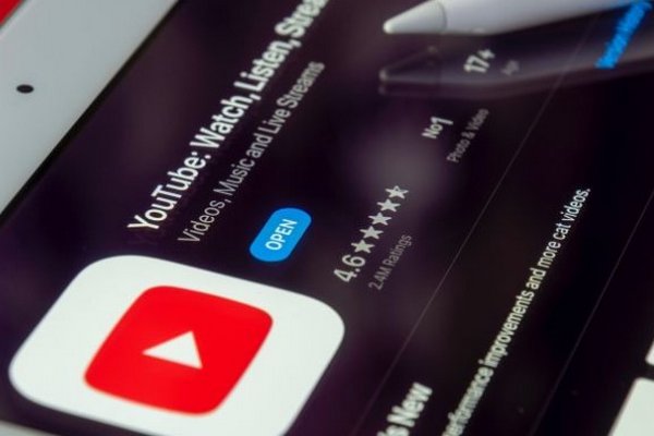 YouTube научил ИИ отвечать на вопросы про видео и управлять комментариями