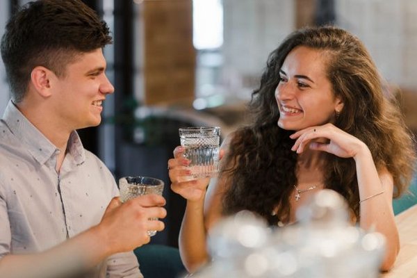 Ученые сделали неожиданное заявление про счастье в семейной паре: пейте алкоголь вместе