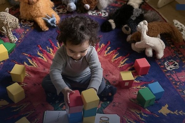 Как выбрать игрушку, которая будет не только интересной, но и полезной для развития ребенка