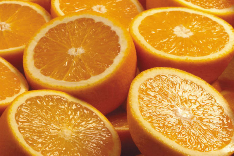 Ученые создали мусорные пакеты из апельсинов